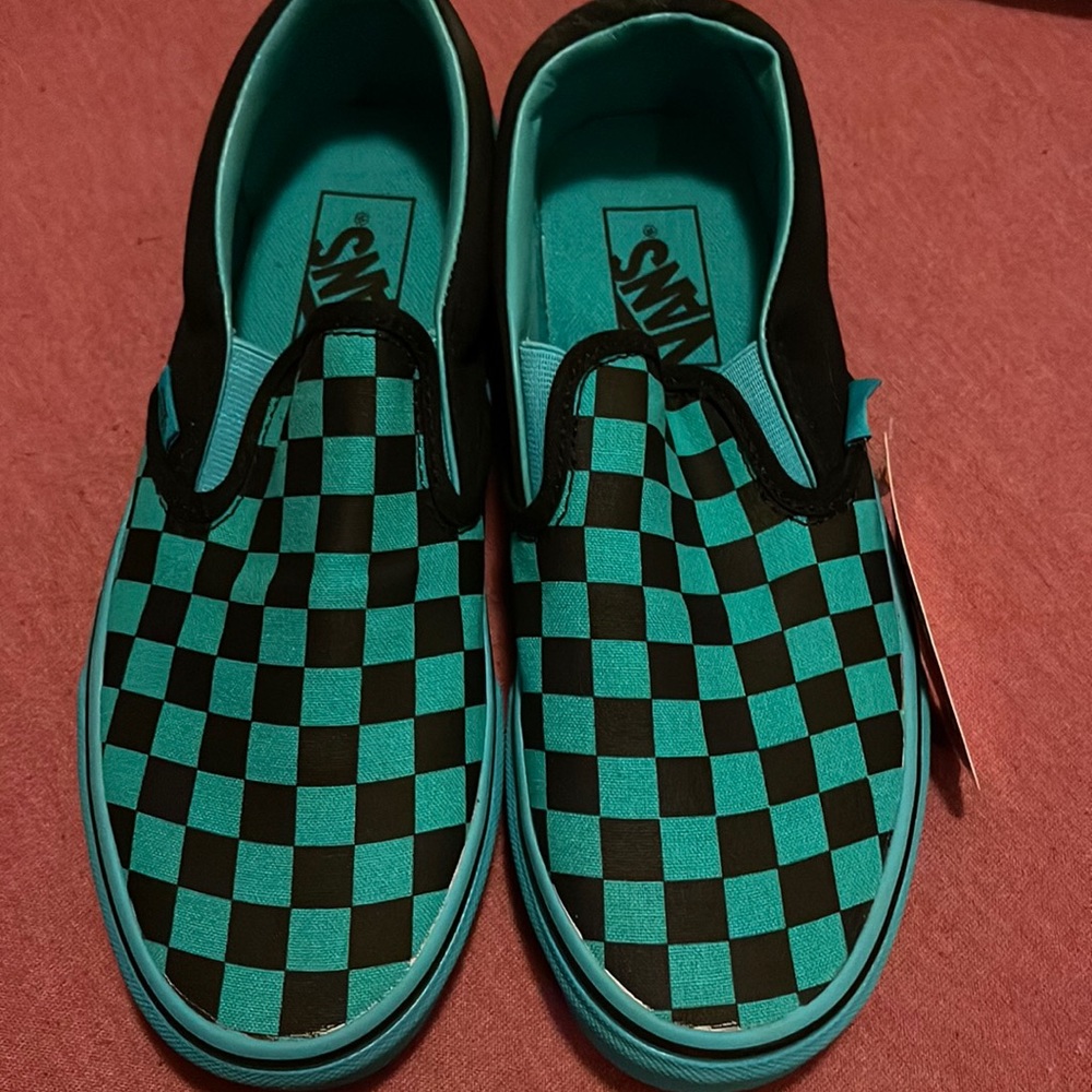 Black & dark teal vans